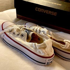NEVER WORN CONVERSE WOMEN SIZE 5